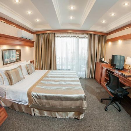 Hotel Uyut アルマトイ エクステリア 写真