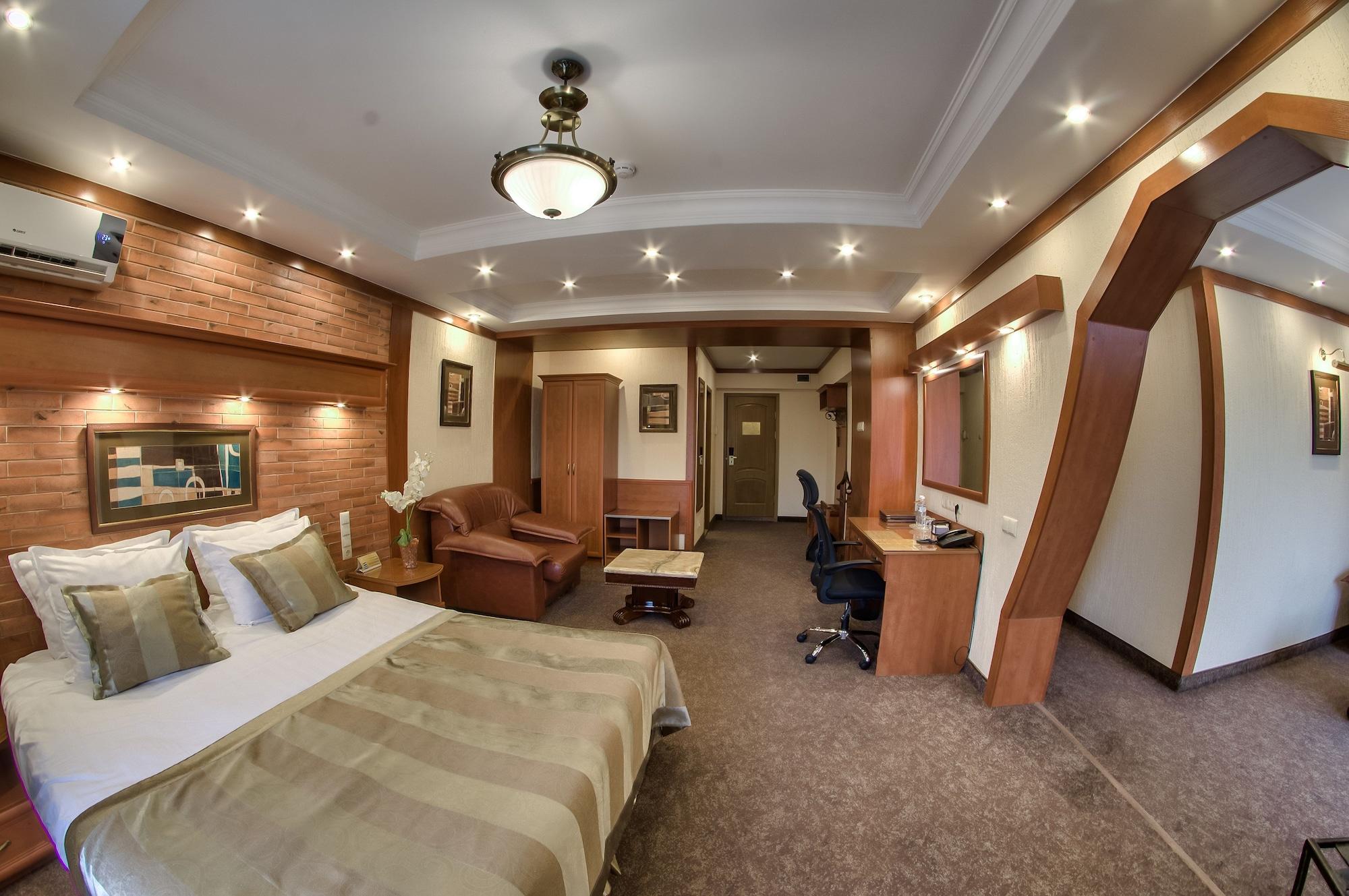 Hotel Uyut アルマトイ エクステリア 写真
