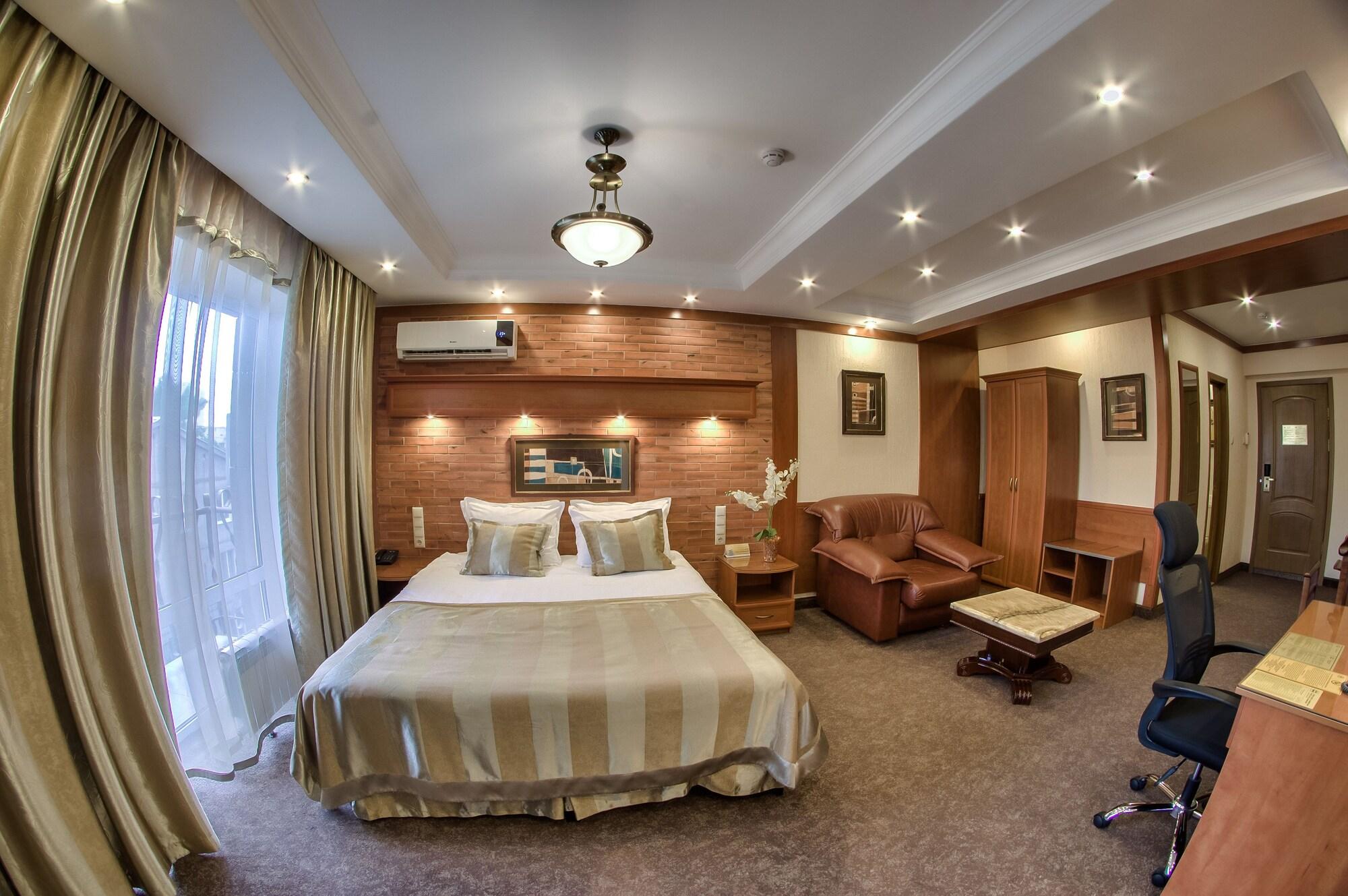 Hotel Uyut アルマトイ エクステリア 写真