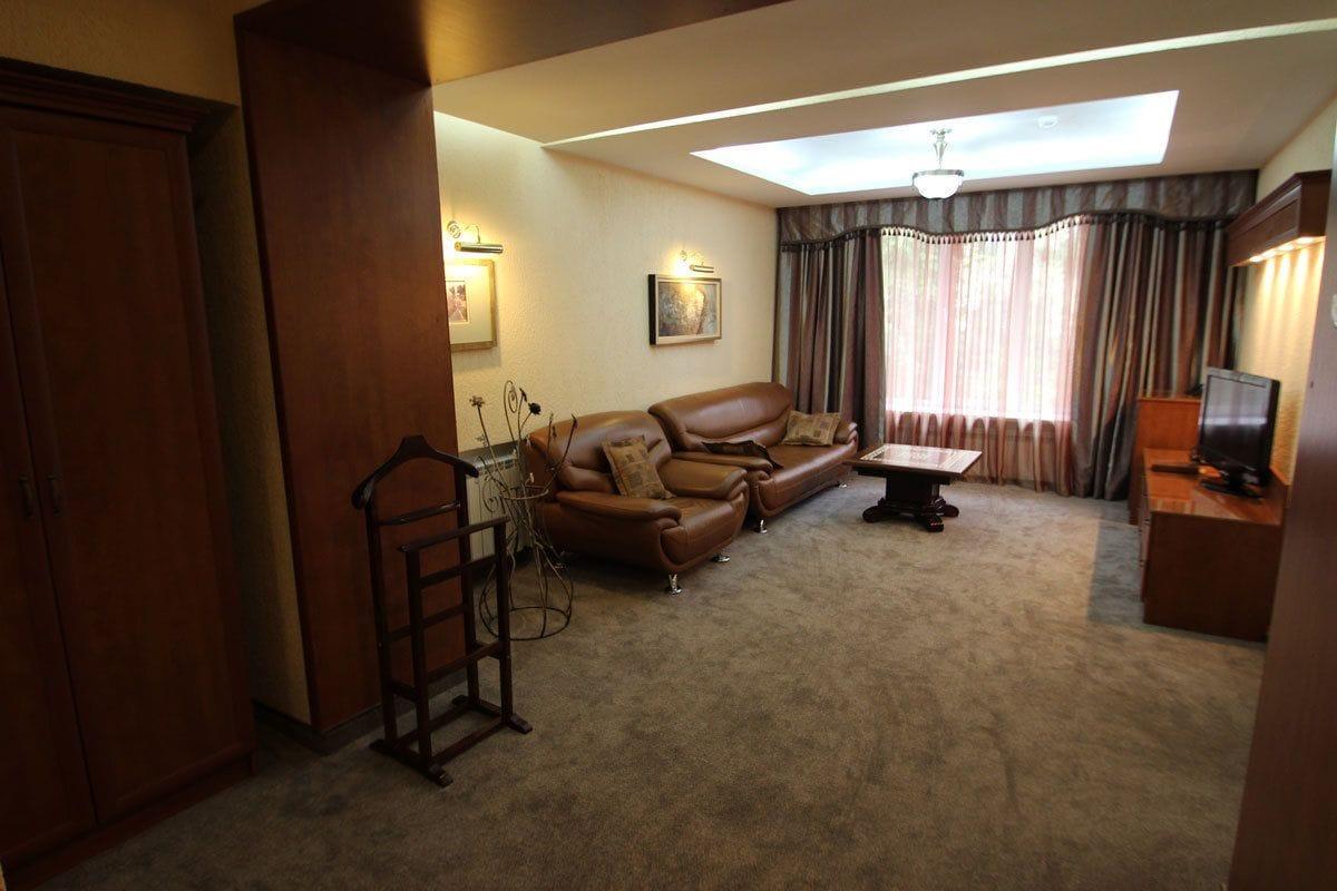 Hotel Uyut アルマトイ エクステリア 写真