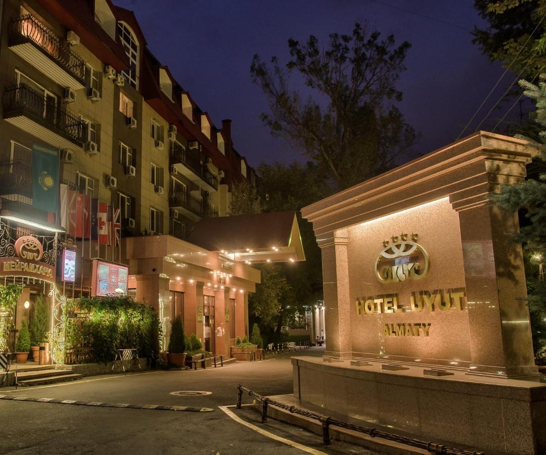 Hotel Uyut アルマトイ エクステリア 写真
